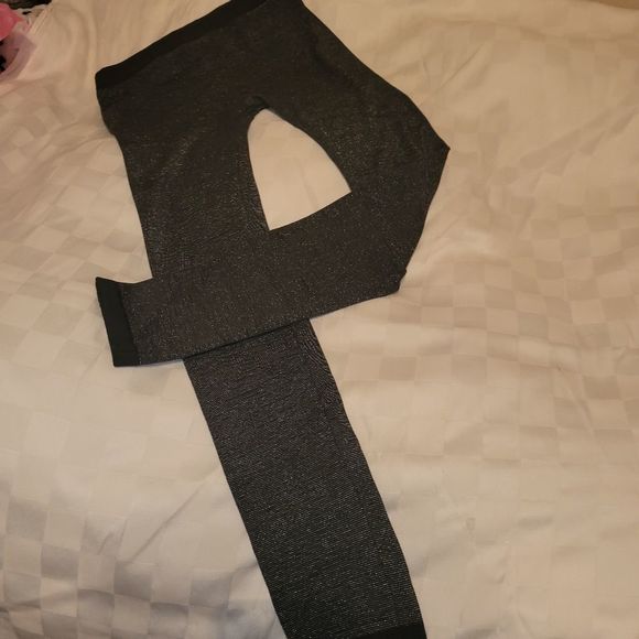 EUC Xliration Black bling leggings - Picture 3 of 4